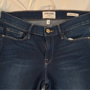 FRAME DENIM dark wash high rise skinny jeans. 10” rise  29” inseam. EXCELLENT c.